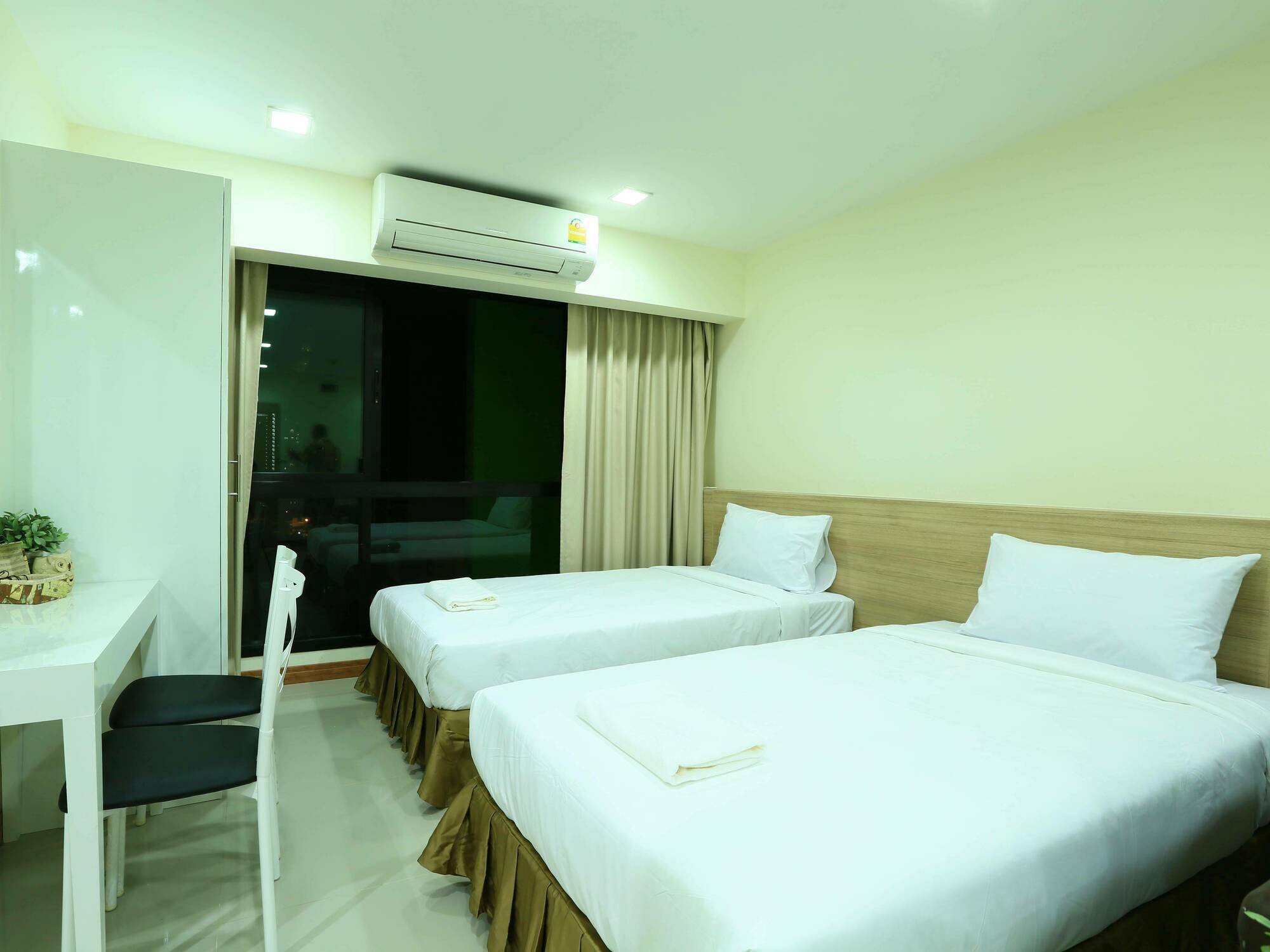 เดอะ พลิมเพลซ โฮเทล Hotel กรุงเทพมหานคร ภายนอก รูปภาพ